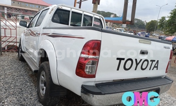 Ra Àlòkù Toyota Hilux funfun Ọkọ̀ in Accra ni Greater Accra Ra Àlòkù Toyota Hilux funfun Ọkọ̀ in Accra ni Greater Accra