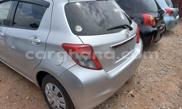 Sayi Na hannu Toyota Vitz Azurfa Mota in Accra a Greater Accra Sayi Na hannu Toyota Vitz Azurfa Mota in Accra a Greater Accra