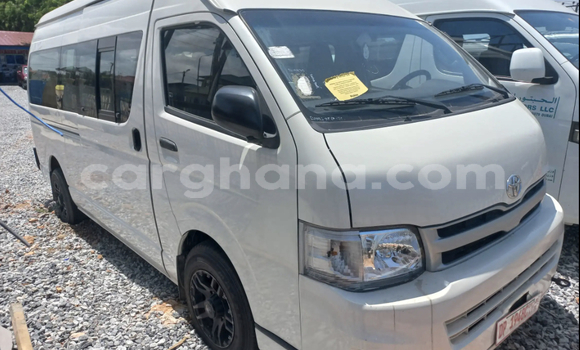Ra Àlòkù Toyota Hiace funfun Ọkọ̀ in Accra ni Greater Accra Ra Àlòkù Toyota Hiace funfun Ọkọ̀ in Accra ni Greater Accra
