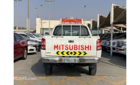 Ra Imported Mitsubishi L200 funfun Ọkọ̀ in Import - Dubai ni Ashanti Ra Imported Mitsubishi L200 funfun Ọkọ̀ in Import - Dubai ni Ashanti