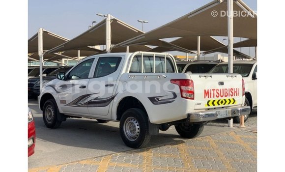 Ra Imported Mitsubishi L200 funfun Ọkọ̀ in Import - Dubai ni Ashanti Ra Imported Mitsubishi L200 funfun Ọkọ̀ in Import - Dubai ni Ashanti