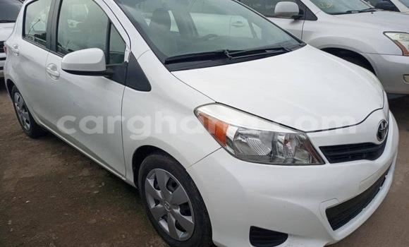 Sayi Na hannu Toyota Yaris White Mota in Accra a Greater Accra Sayi Na hannu Toyota Yaris White Mota in Accra a Greater Accra