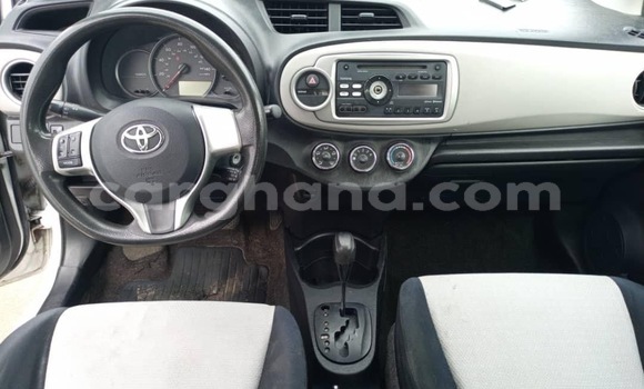 Sayi Na hannu Toyota Yaris White Mota in Accra a Greater Accra Sayi Na hannu Toyota Yaris White Mota in Accra a Greater Accra