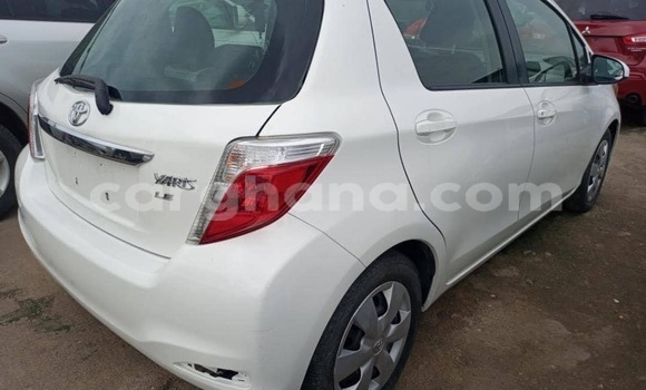 Sayi Na hannu Toyota Yaris White Mota in Accra a Greater Accra Sayi Na hannu Toyota Yaris White Mota in Accra a Greater Accra