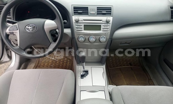 Ra Àlòkù Toyota Camry Silver Ọkọ̀ in Accra ni Greater Accra Ra Àlòkù Toyota Camry Silver Ọkọ̀ in Accra ni Greater Accra