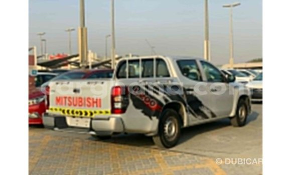 Ra Imported Mitsubishi L200 funfun Ọkọ̀ in Import - Dubai ni Ashanti Ra Imported Mitsubishi L200 funfun Ọkọ̀ in Import - Dubai ni Ashanti