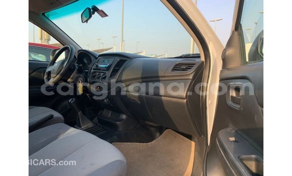 Ra Imported Mitsubishi L200 funfun Ọkọ̀ in Import - Dubai ni Ashanti Ra Imported Mitsubishi L200 funfun Ọkọ̀ in Import - Dubai ni Ashanti