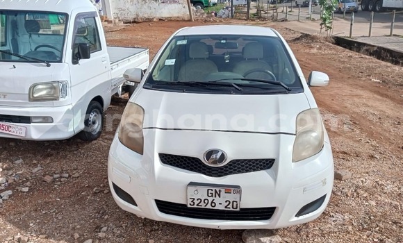 Ra Àlòkù Toyota Vitz funfun Ọkọ̀ in Accra ni Greater Accra Ra Àlòkù Toyota Vitz funfun Ọkọ̀ in Accra ni Greater Accra
