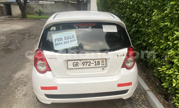 Buy Used Pontiac Vibe White Car in Accra in Greater Accra Buy Used Pontiac Vibe White Car in Accra in Greater Accra