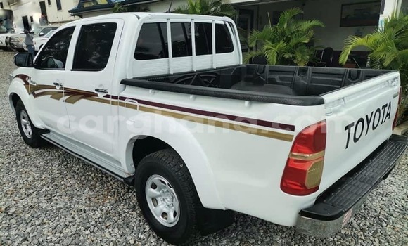 Sayi Na hannu Toyota Hilux White Mota in Accra a Greater Accra Sayi Na hannu Toyota Hilux White Mota in Accra a Greater Accra