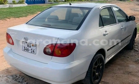 Ra Àlòkù Toyota Corolla funfun Ọkọ̀ in Accra ni Greater Accra Ra Àlòkù Toyota Corolla funfun Ọkọ̀ in Accra ni Greater Accra