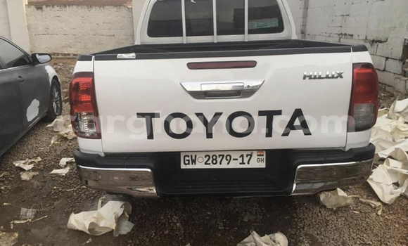 Sayi Na hannu Toyota Hilux White Mota in Accra a Greater Accra Sayi Na hannu Toyota Hilux White Mota in Accra a Greater Accra