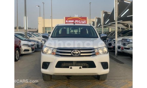 Sayi Imported Toyota Hilux White Mota in Import - Dubai a Ashanti Sayi Imported Toyota Hilux White Mota in Import - Dubai a Ashanti