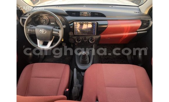 Sayi Imported Toyota Hilux White Mota in Import - Dubai a Ashanti Sayi Imported Toyota Hilux White Mota in Import - Dubai a Ashanti