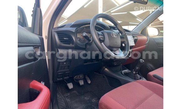 Sayi Imported Toyota Hilux White Mota in Import - Dubai a Ashanti Sayi Imported Toyota Hilux White Mota in Import - Dubai a Ashanti