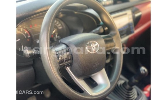 Sayi Imported Toyota Hilux White Mota in Import - Dubai a Ashanti Sayi Imported Toyota Hilux White Mota in Import - Dubai a Ashanti