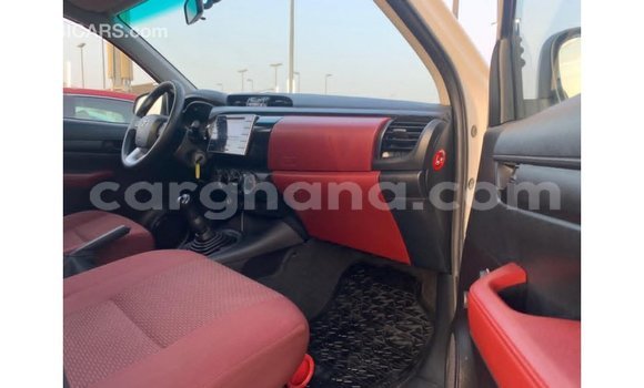 Sayi Imported Toyota Hilux White Mota in Import - Dubai a Ashanti Sayi Imported Toyota Hilux White Mota in Import - Dubai a Ashanti