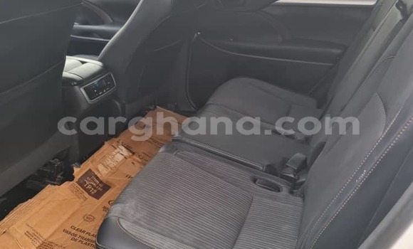 Buy Used Toyota Highlander White Car in Sekondi–Takoradi Metropolitan in Western Buy Used Toyota Highlander White Car in Sekondi–Takoradi Metropolitan in Western