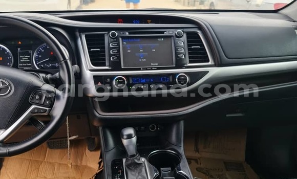 Buy Used Toyota Highlander White Car in Sekondi–Takoradi Metropolitan in Western Buy Used Toyota Highlander White Car in Sekondi–Takoradi Metropolitan in Western