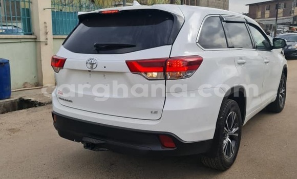 Buy Used Toyota Highlander White Car in Sekondi–Takoradi Metropolitan in Western Buy Used Toyota Highlander White Car in Sekondi–Takoradi Metropolitan in Western