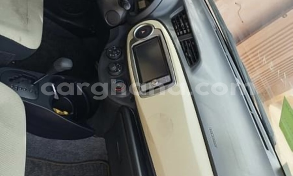 Sayi Na hannu Toyota Vitz Azurfa Mota in Accra a Greater Accra Sayi Na hannu Toyota Vitz Azurfa Mota in Accra a Greater Accra