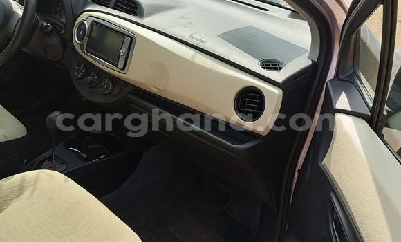 Sayi Na hannu Toyota Vitz Azurfa Mota in Accra a Greater Accra Sayi Na hannu Toyota Vitz Azurfa Mota in Accra a Greater Accra