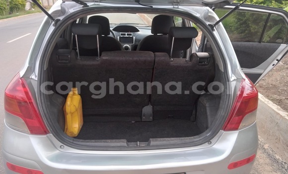 Sayi Na hannu Toyota Vitz Azurfa Mota in Accra a Greater Accra Sayi Na hannu Toyota Vitz Azurfa Mota in Accra a Greater Accra