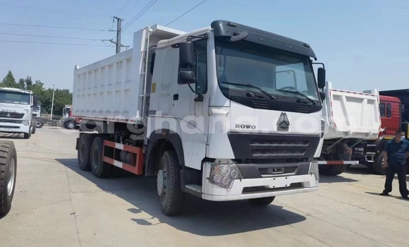 Buy Used Howo Sinotruck White Truck in Accra in Greater Accra