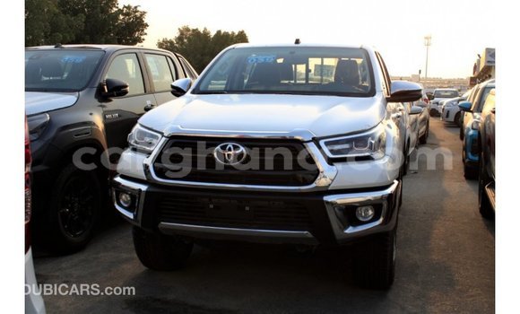 Sayi Imported Toyota Hilux White Mota in Import - Dubai a Ashanti Sayi Imported Toyota Hilux White Mota in Import - Dubai a Ashanti