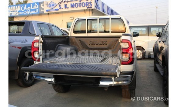 Sayi Imported Toyota Hilux White Mota in Import - Dubai a Ashanti Sayi Imported Toyota Hilux White Mota in Import - Dubai a Ashanti