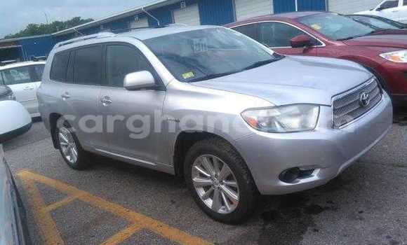 Sayi Na hannu Toyota Highlander Azurfa Mota in Accra a Greater Accra