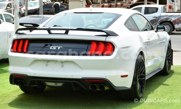 Ra Imported Ford Mustang funfun Ọkọ̀ in Import - Dubai ni Ashanti Ra Imported Ford Mustang funfun Ọkọ̀ in Import - Dubai ni Ashanti
