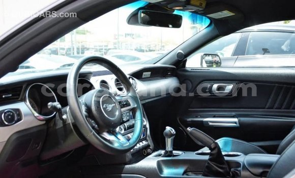 Ra Imported Ford Mustang funfun Ọkọ̀ in Import - Dubai ni Ashanti Ra Imported Ford Mustang funfun Ọkọ̀ in Import - Dubai ni Ashanti