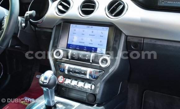 Ra Imported Ford Mustang funfun Ọkọ̀ in Import - Dubai ni Ashanti Ra Imported Ford Mustang funfun Ọkọ̀ in Import - Dubai ni Ashanti