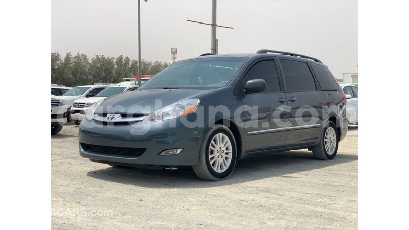 Big with watermark toyota sienna ashanti import dubai 46342