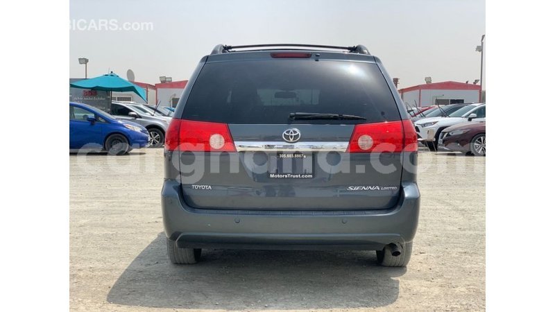 Big with watermark toyota sienna ashanti import dubai 46342