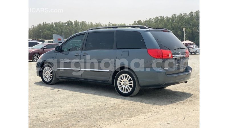 Big with watermark toyota sienna ashanti import dubai 46342