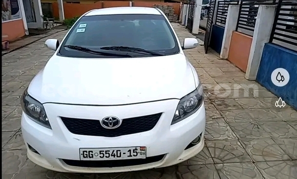 Sayi Na hannu Toyota Corolla White Mota in Accra a Greater Accra Sayi Na hannu Toyota Corolla White Mota in Accra a Greater Accra