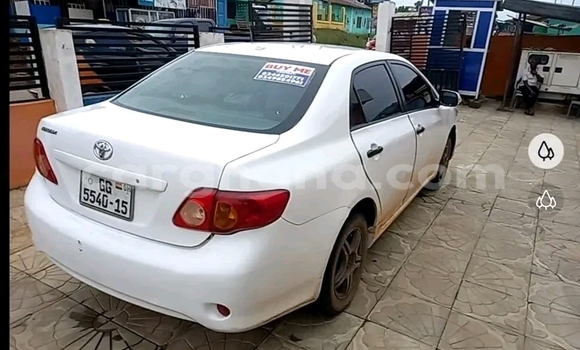 Sayi Na hannu Toyota Corolla White Mota in Accra a Greater Accra Sayi Na hannu Toyota Corolla White Mota in Accra a Greater Accra