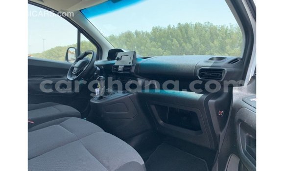 Sayi Imported Peugeot Partner White Mota in Import - Dubai a Ashanti Sayi Imported Peugeot Partner White Mota in Import - Dubai a Ashanti