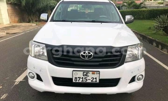 Buy Used Toyota Hilux White Car in Accra in Greater Accra Buy Used Toyota Hilux White Car in Accra in Greater Accra