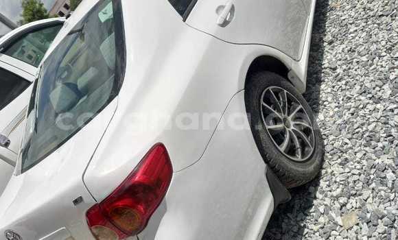 Sayi Na hannu Toyota Corolla White Mota in Accra a Greater Accra Sayi Na hannu Toyota Corolla White Mota in Accra a Greater Accra