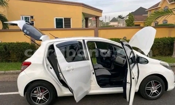 Buy Used Toyota Vitz White Car in Accra in Greater Accra Buy Used Toyota Vitz White Car in Accra in Greater Accra