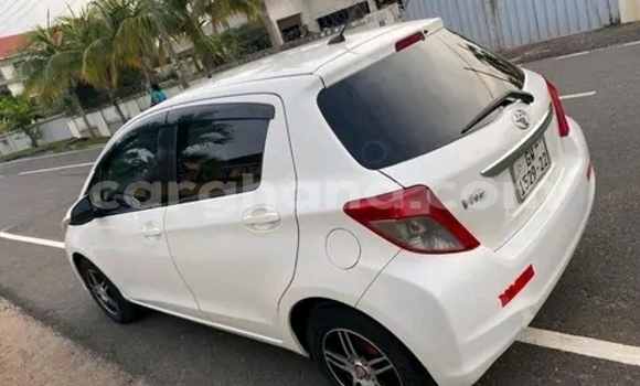 Buy Used Toyota Vitz White Car in Accra in Greater Accra Buy Used Toyota Vitz White Car in Accra in Greater Accra