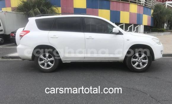 Buy Used Toyota RAV4 White Car in Adaklu Waya in Volta Buy Used Toyota RAV4 White Car in Adaklu Waya in Volta