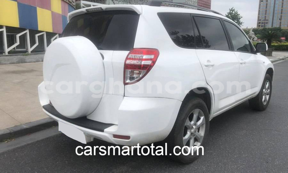 Buy Used Toyota RAV4 White Car in Adaklu Waya in Volta Buy Used Toyota RAV4 White Car in Adaklu Waya in Volta