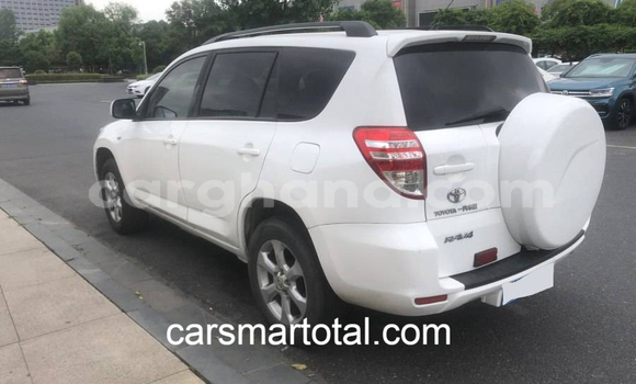 Buy Used Toyota RAV4 White Car in Adaklu Waya in Volta Buy Used Toyota RAV4 White Car in Adaklu Waya in Volta