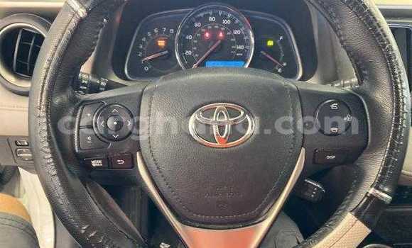 Buy Used Toyota RAV4 White Car in Accra in Greater Accra Buy Used Toyota RAV4 White Car in Accra in Greater Accra
