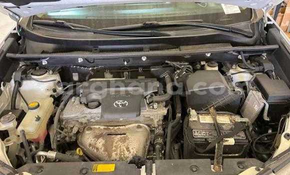 Buy Used Toyota RAV4 White Car in Accra in Greater Accra Buy Used Toyota RAV4 White Car in Accra in Greater Accra
