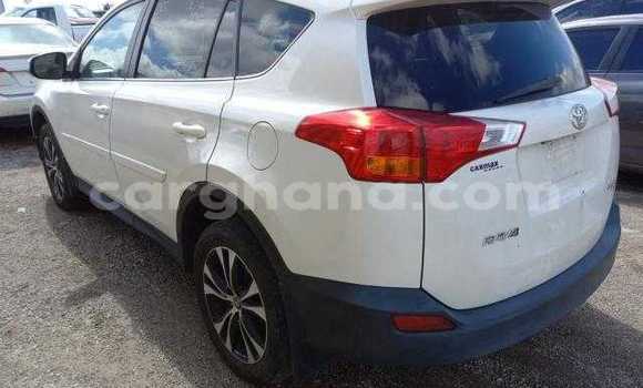 Buy Used Toyota RAV4 White Car in Accra in Greater Accra Buy Used Toyota RAV4 White Car in Accra in Greater Accra